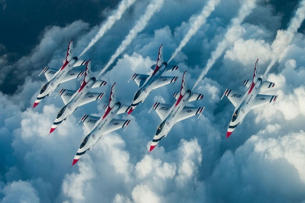 event_oc_air_show_-_thunderbirds-1 event_oc_air_show_-_thunderbirds-1