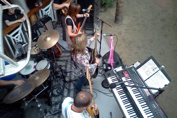 band_full_circle-1 band_full_circle-1