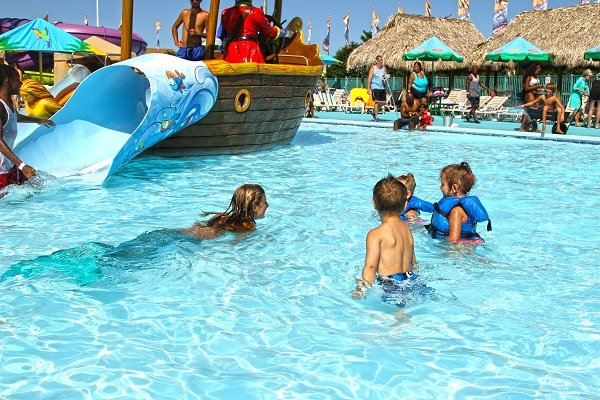 event_jolly_roger_swim_with_the_mermaids-4 event_jolly_roger_swim_with_the_mermaids-4