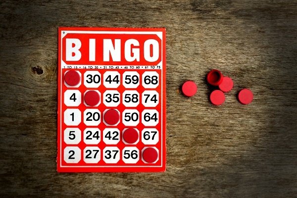 bingo_card_and_chips_84083797-32 bingo_card_and_chips_84083797-32