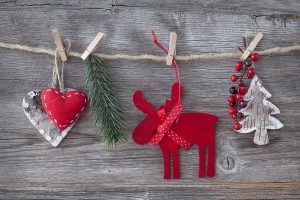 christmas-decor-red-reindeer-and-pine