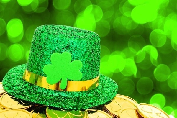 st-patricks-day-glittery-hat-on-gold-coins