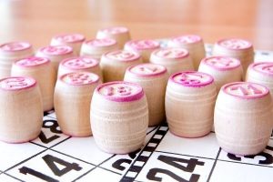 bingo_pieces_and_card_48523702-1